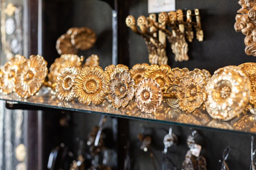 More Photos Of 1901 W Alabama St, Houston Freestanding For Sale