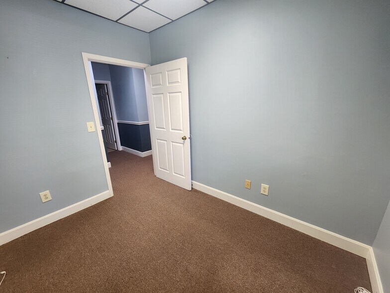 More Photos Of 4727 Cornell Rd, Blue Ash Office For Lease