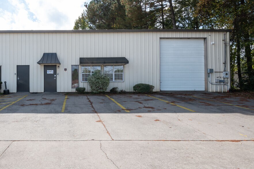 More Photos Of 598 Red Oak Rd, Stockbridge Warehouse For Lease