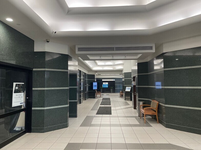 More Photos Of 29201 Telegraph Rd, Southfield Medical For Lease