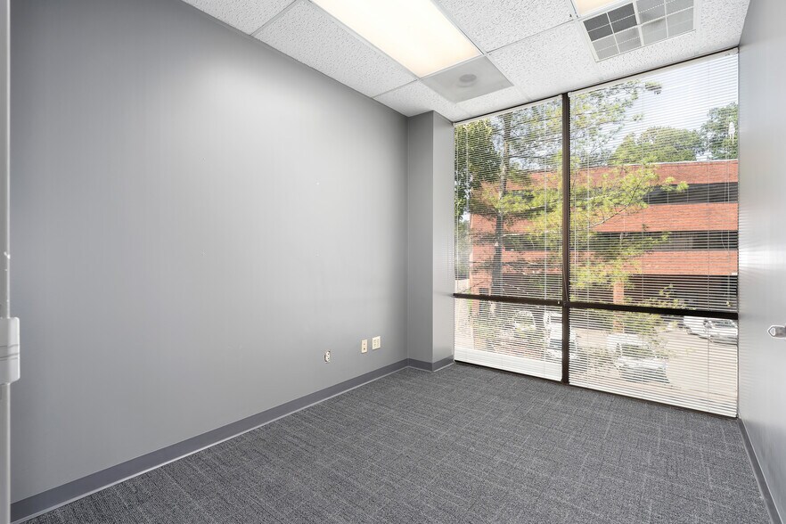 More Photos Of 3918 Montclair Rd, Birmingham Office For Sale