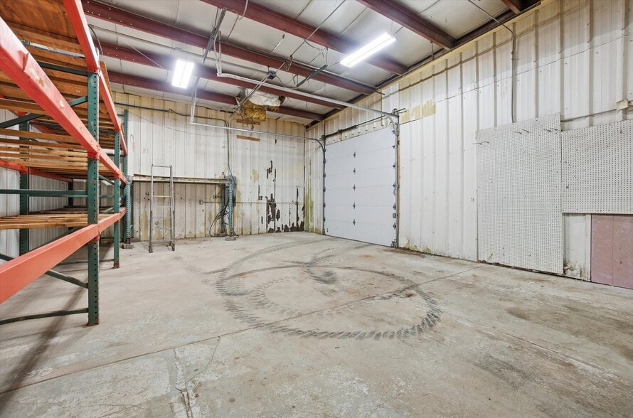 More Photos Of 20620 Burl Ct, Joliet Warehouse For Sale