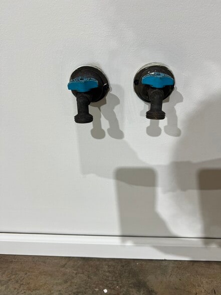 More Photos Of 33549 E Royalton Rd, Columbia Station Light Manufacturing For Sale