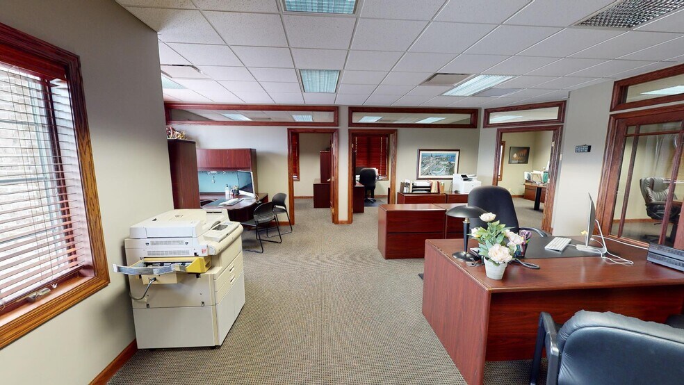 More Photos Of 3 Executive Ct, South Barrington Medical For Lease