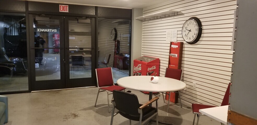 More Photos Of 742 Ashland Ave, Folcroft Warehouse For Lease