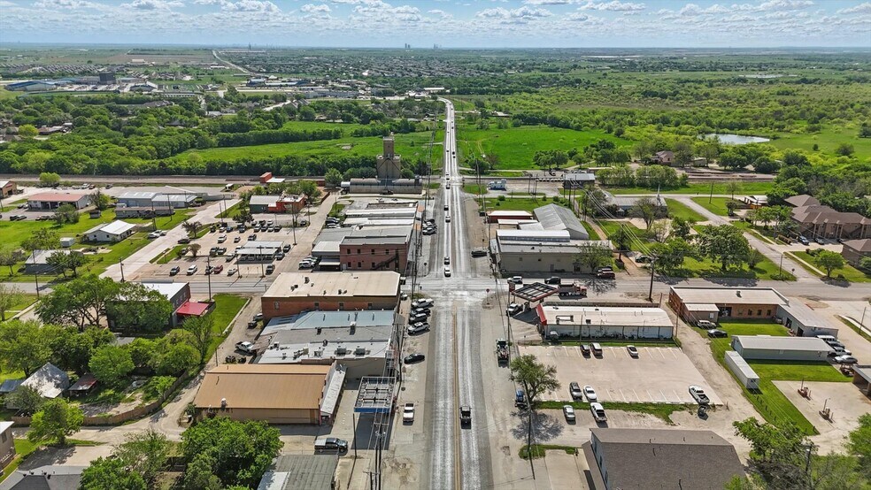 More Photos Of 206 W McCart St, Krum Storefront For Sale