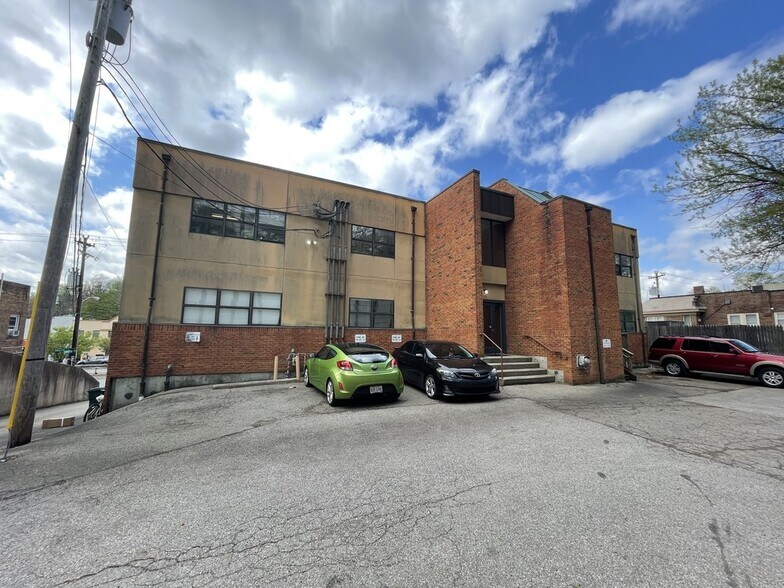 More Photos Of 1018 Delta Ave, Cincinnati Office For Lease