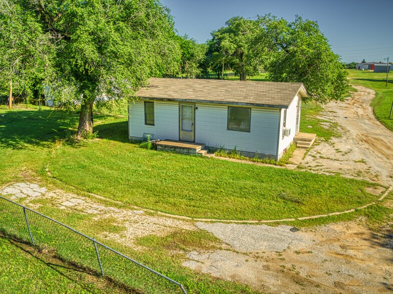 More Photos Of 3903 NE 23rd St, Oklahoma City Industrial For Sale