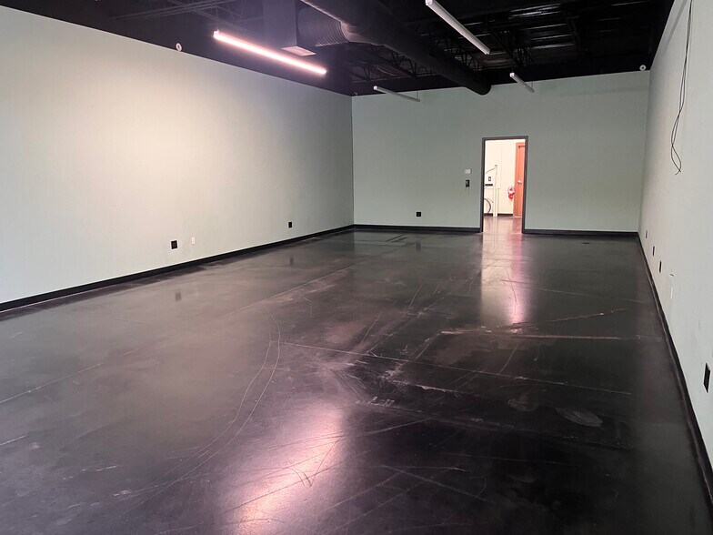 More Photos Of 58 Weaver Village Way, Weaverville Freestanding For Lease