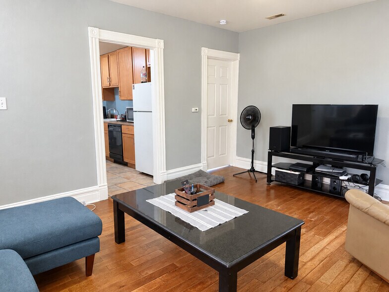 More Photos Of 4500 Virginia Ave, Saint Louis Storefront Retail Residential For Sale
