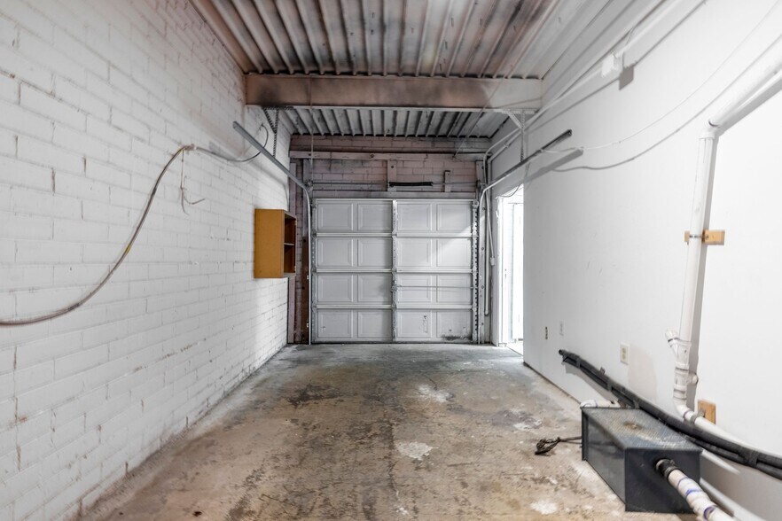 More Photos Of 2602-2606 Jones St, Greenville Freestanding For Sale