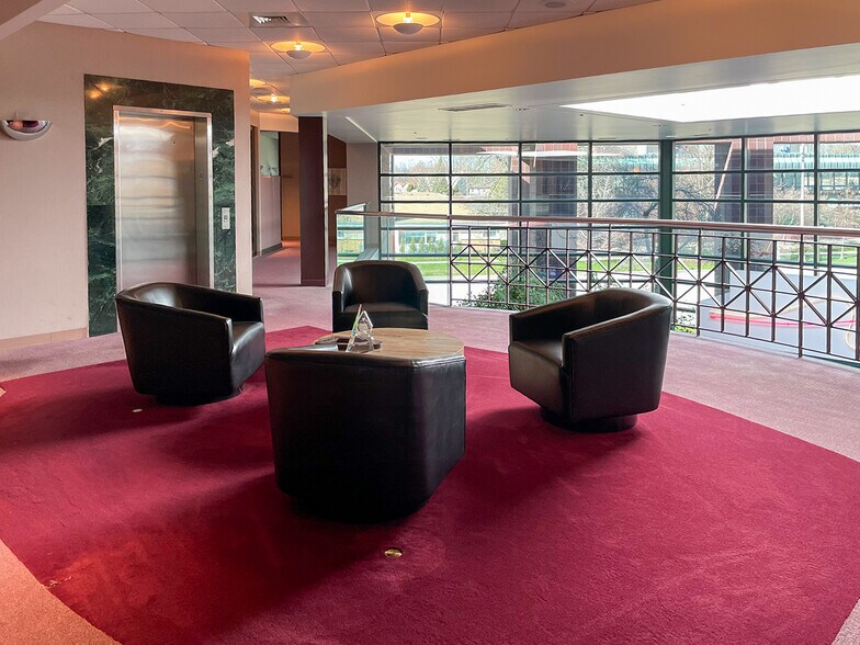 More Photos Of 7777 W Blue Mound Rd, Milwaukee Office For Lease