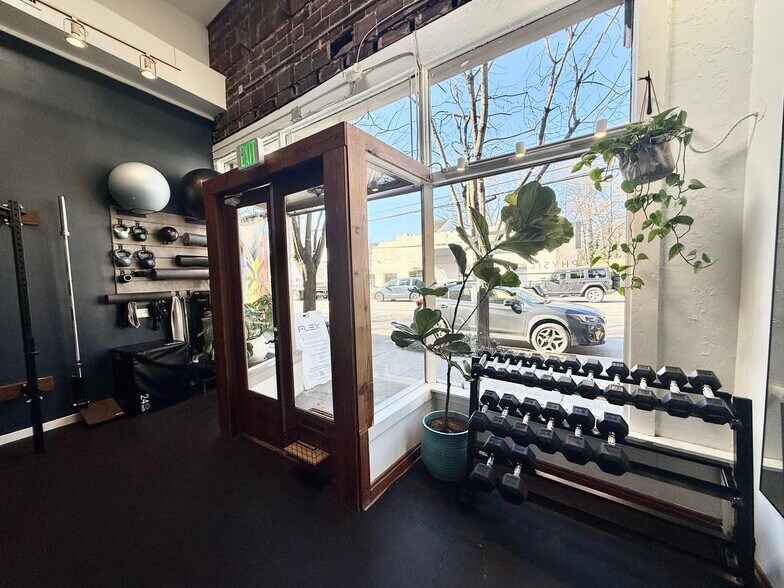More Photos Of 1033 Monroe Dr, Atlanta Storefront Retail Office For Sale
