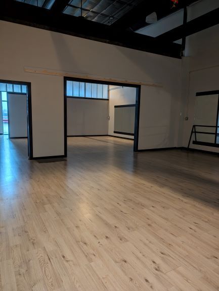 More Photos Of 1011-1013 Wal St, Longview Storefront Retail Office For Lease