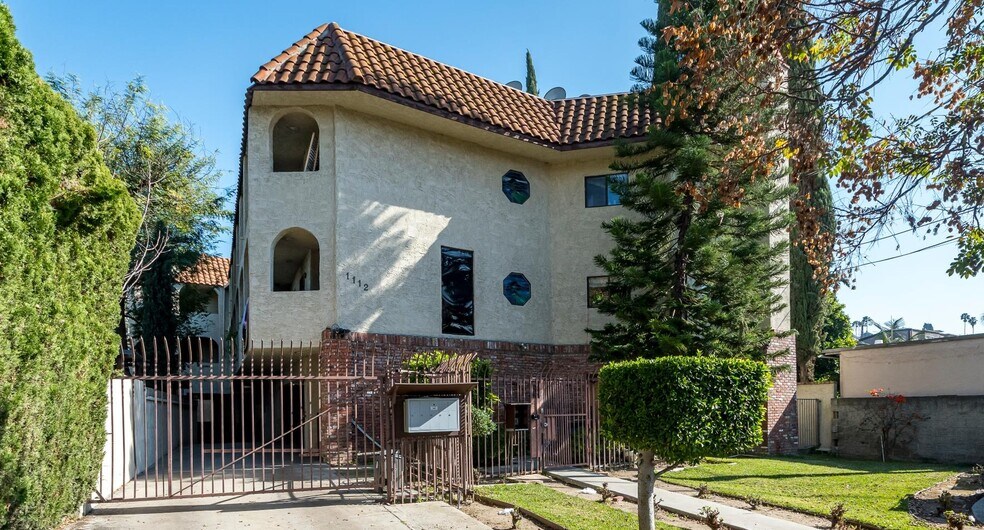 Primary Photo Of 1112 S Adams St, Glendale Apartments For Sale