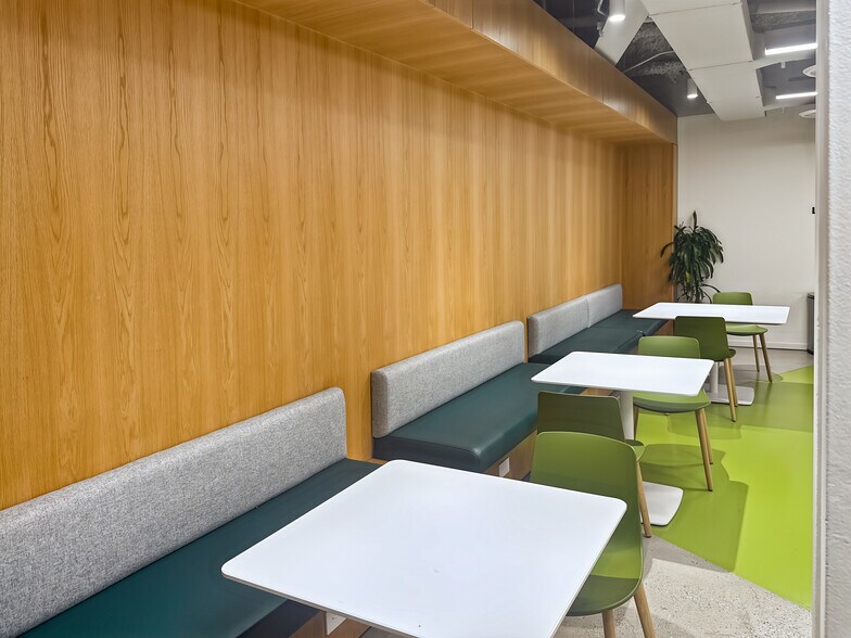 More Photos Of 410 W Georgia St, Vancouver Coworking Space