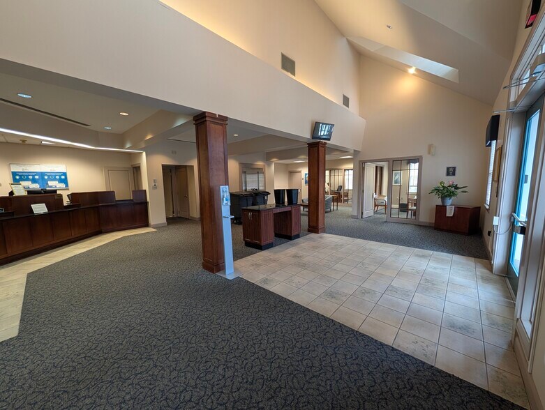 More Photos Of 201 Kiln Creek Pky, Yorktown Bank For Sale