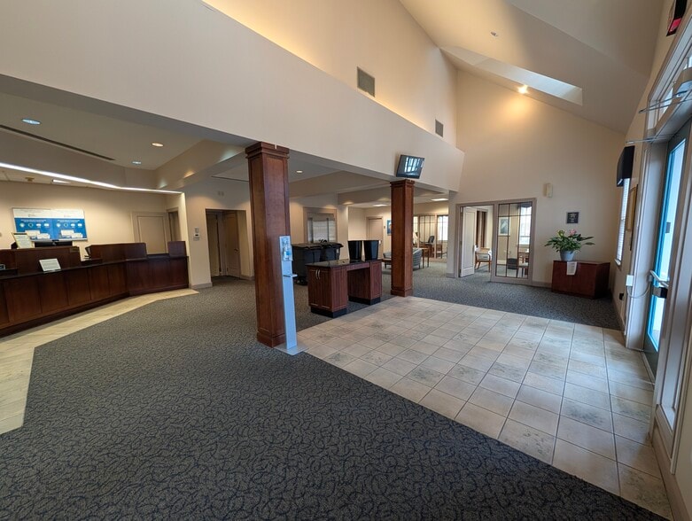 More Photos Of 201 Kiln Creek Pky, Yorktown Bank For Sale