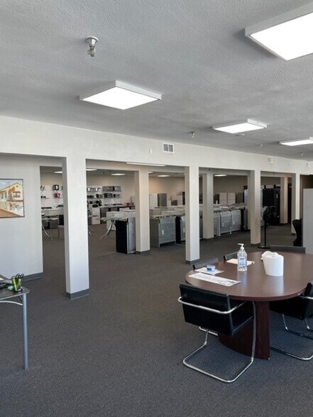 More Photos Of 6695-6699 NW 36th Ave, Miami Light Distribution For Sale