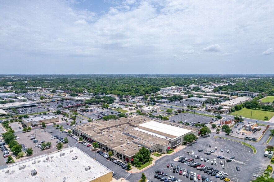 More Photos Of 2525 Anderson Ln W, Austin Unknown For Lease