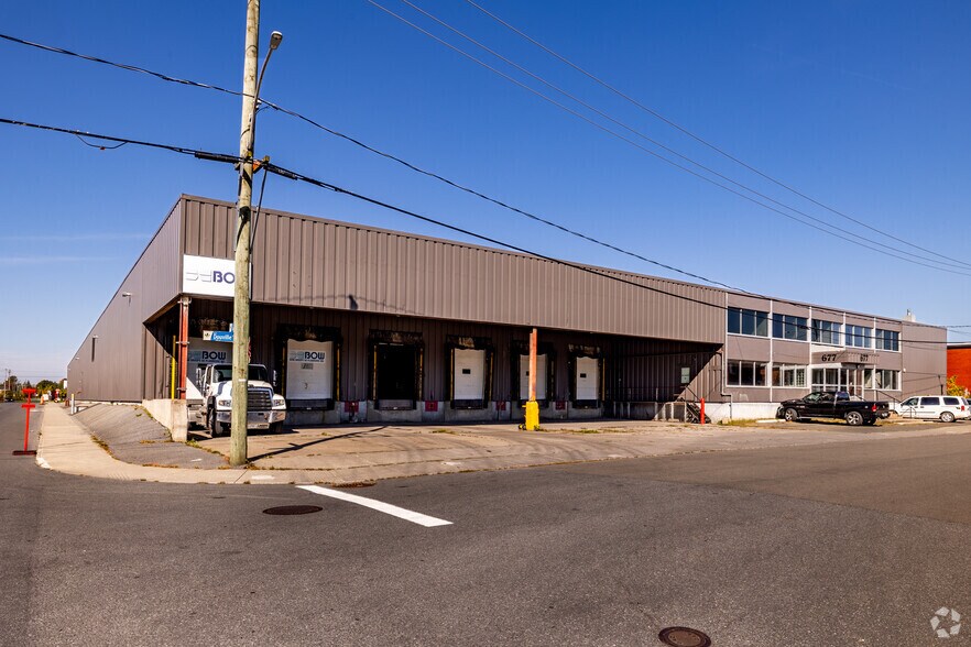 More Photos Of 677 Rue Douville, Granby Warehouse For Lease