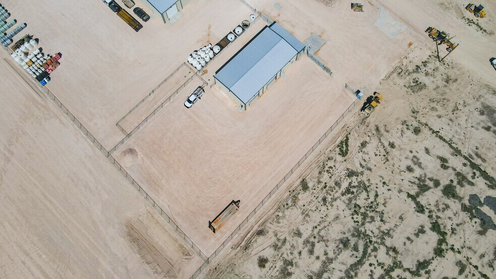 More Photos Of 2269 Ocotillo Dr, Pecos Industrial For Lease