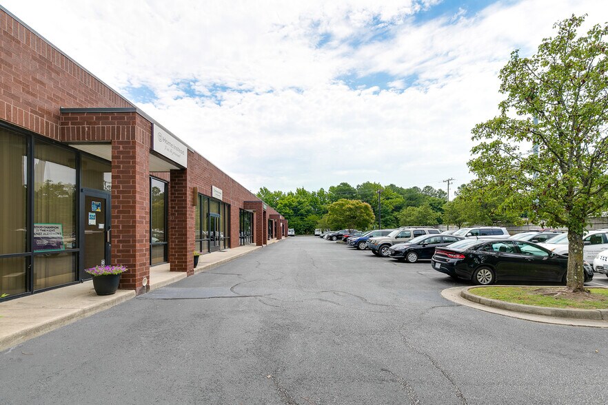 More Photos Of 2571 Homeview Dr, Henrico Medical For Lease