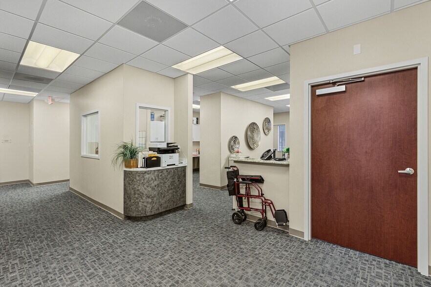 Primary Photo Of 9705 Commerce Center Ct, Fort Myers Medical For Sale