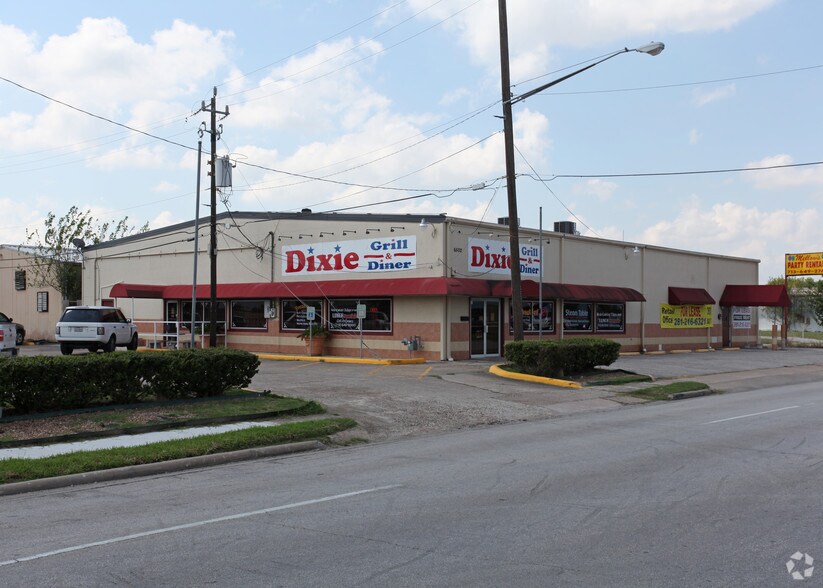 Primary Photo Of 6500-6502 Dixie Dr, Houston Bar For Lease