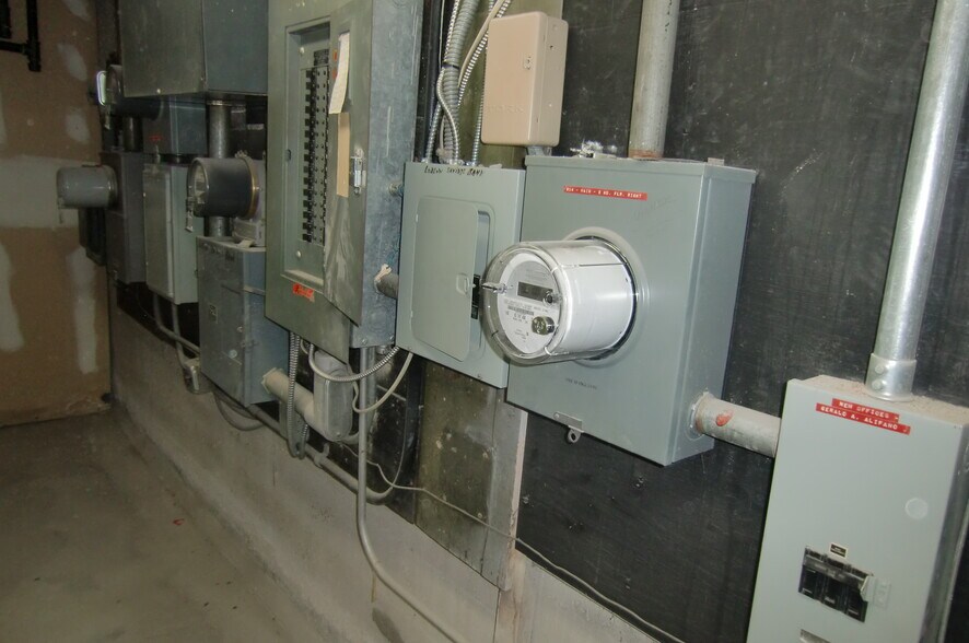 More Photos Of 924-934 Main St, Springfield Office Residential For Sale