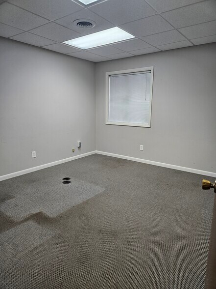 More Photos Of 950-980 Wabash Ave, Chesterton Industrial For Sale