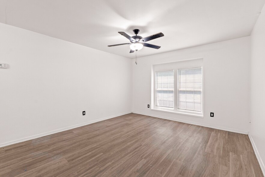 More Photos Of 1720 Wooten Park Dr, Austin Apartments For Sale