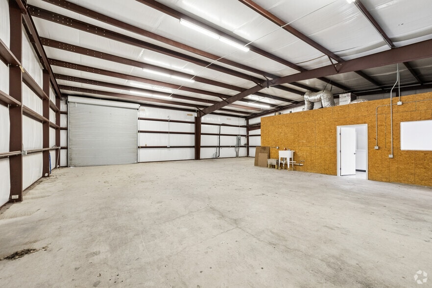 More Photos Of 18838 FM 2252, San Antonio Warehouse For Lease