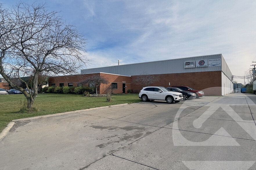 Primary Photo Of 50270 E Russell Schmidt Blvd, Chesterfield Warehouse For Lease