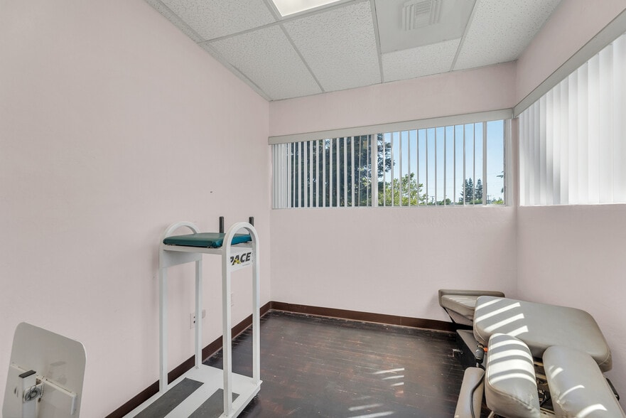 More Photos Of 515 Michigan Blvd, West Sacramento Medical For Sale