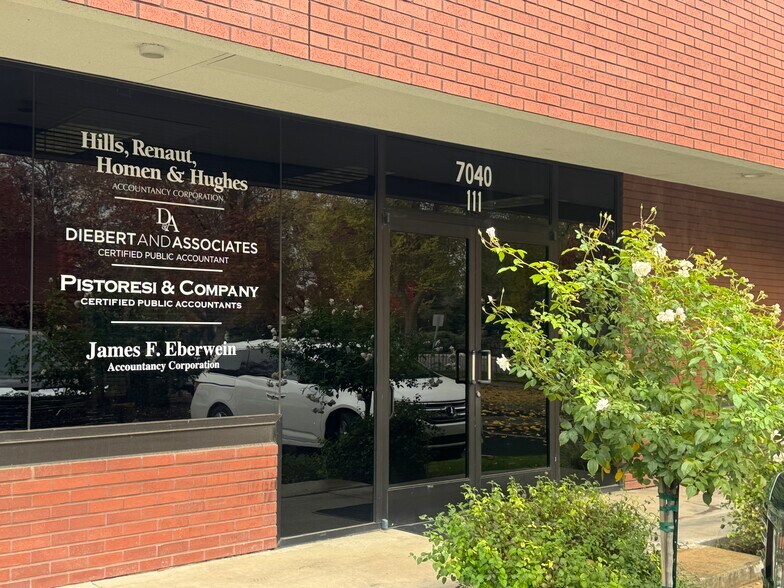 More Photos Of 7040 N Marks Ave, Fresno Office Residential For Lease