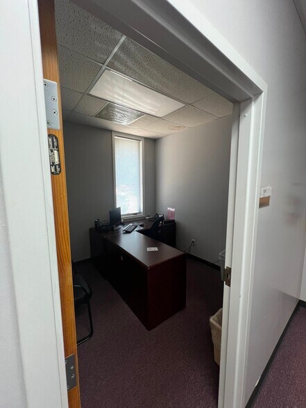 More Photos Of 320 E Lee Ave, Yadkinville Medical For Sale
