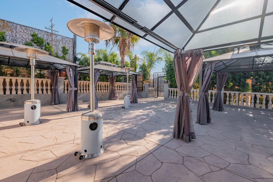More Photos Of 6500 Foothill Blvd, Tujunga Restaurant For Sale