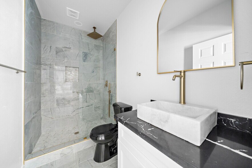 More Photos Of 801 Broadway St, Galveston Apartments For Sale