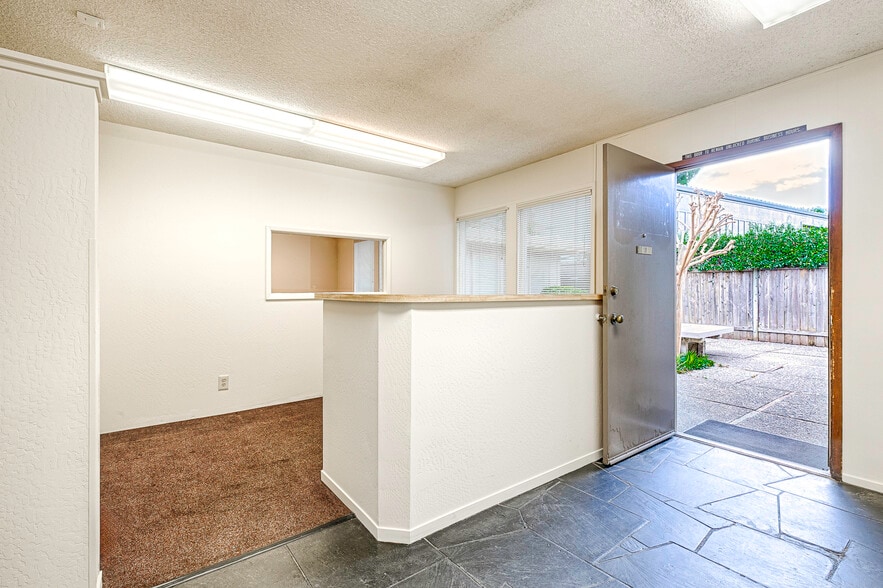 More Photos Of 4038 Montgomery Dr, Santa Rosa Office For Sale