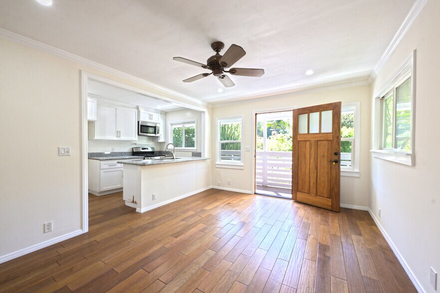 More Photos Of 2592 N Beachwood Dr, Los Angeles Multifamily For Sale