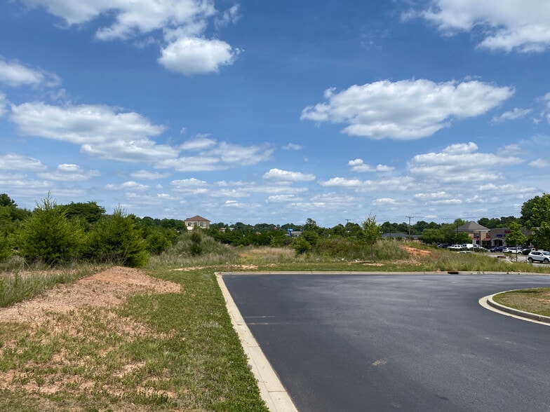 More Photos Of 2500 N Pleasantburg Dr, Greenville Land For Sale