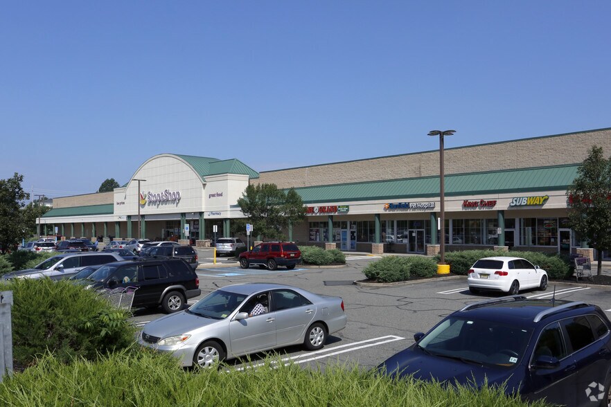 More Photos Of 625-675 Paterson Ave, Carlstadt General Retail For Lease