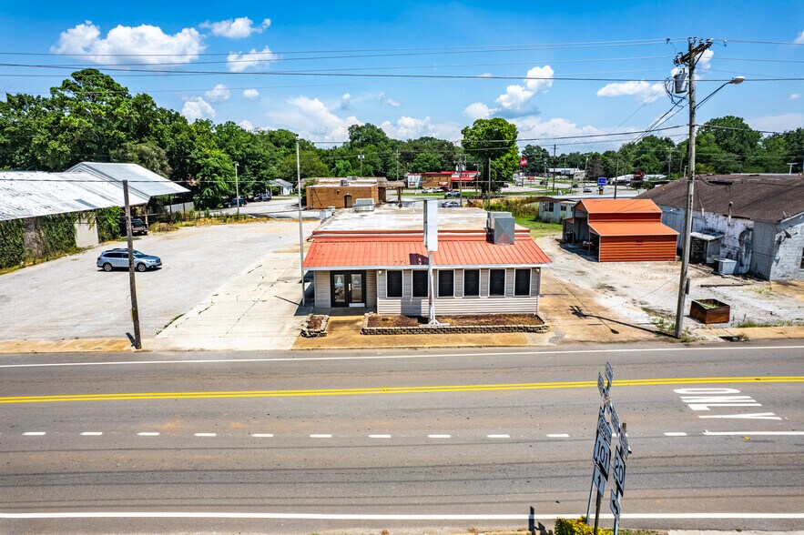 More Photos Of 15908 Main St, Town Creek General Retail For Sale