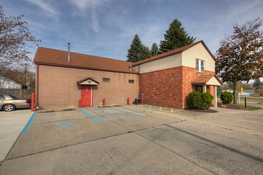 More Photos Of 36050 Goddard Rd, Romulus Auto Repair For Sale