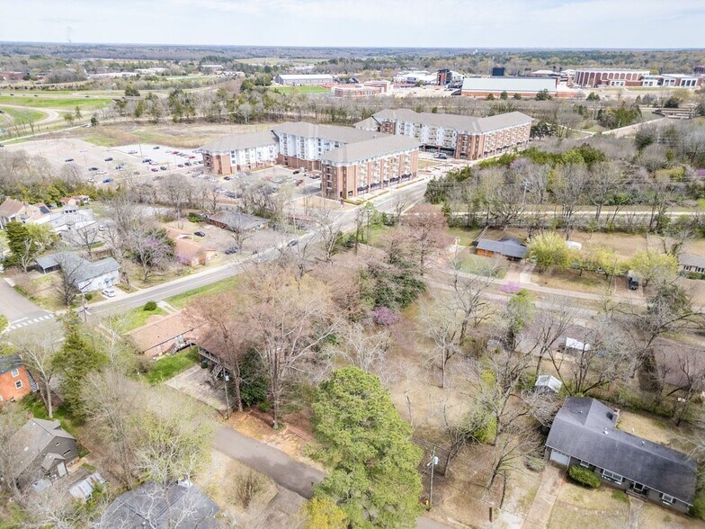 More Photos Of 202 College View St, Starkville Land For Sale