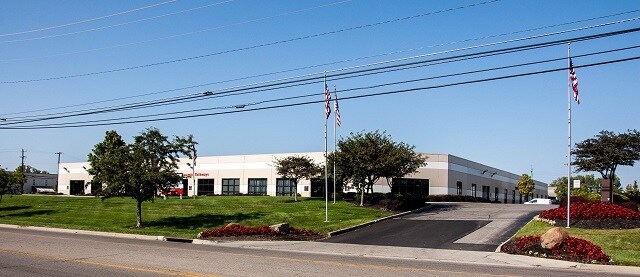 More Photos Of 6185 Huntley Rd, Columbus Showroom For Lease