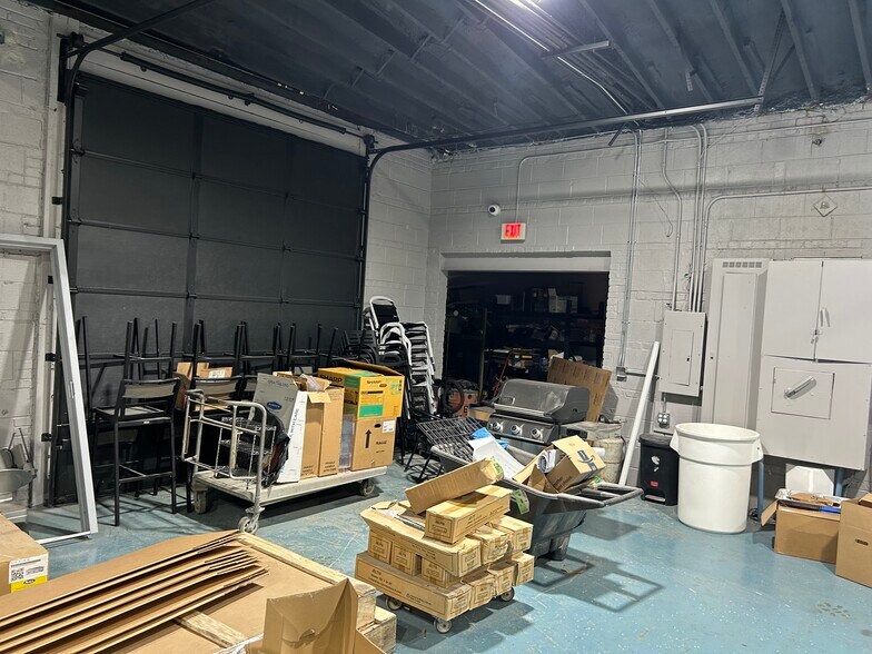 More Photos Of 80 W Lake St, Northlake Light Distribution For Sale