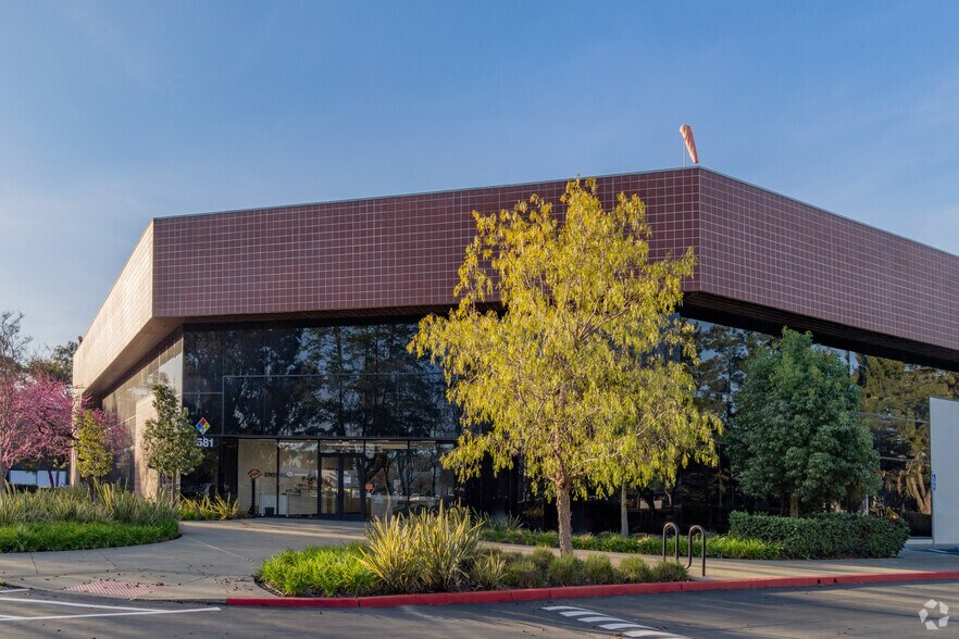 More Photos Of 2581 Junction Ave, San Jose Research And Development For Lease