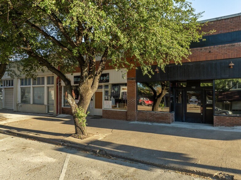 More Photos Of 102 W Elm St, Hillsboro Storefront Retail Office For Sale